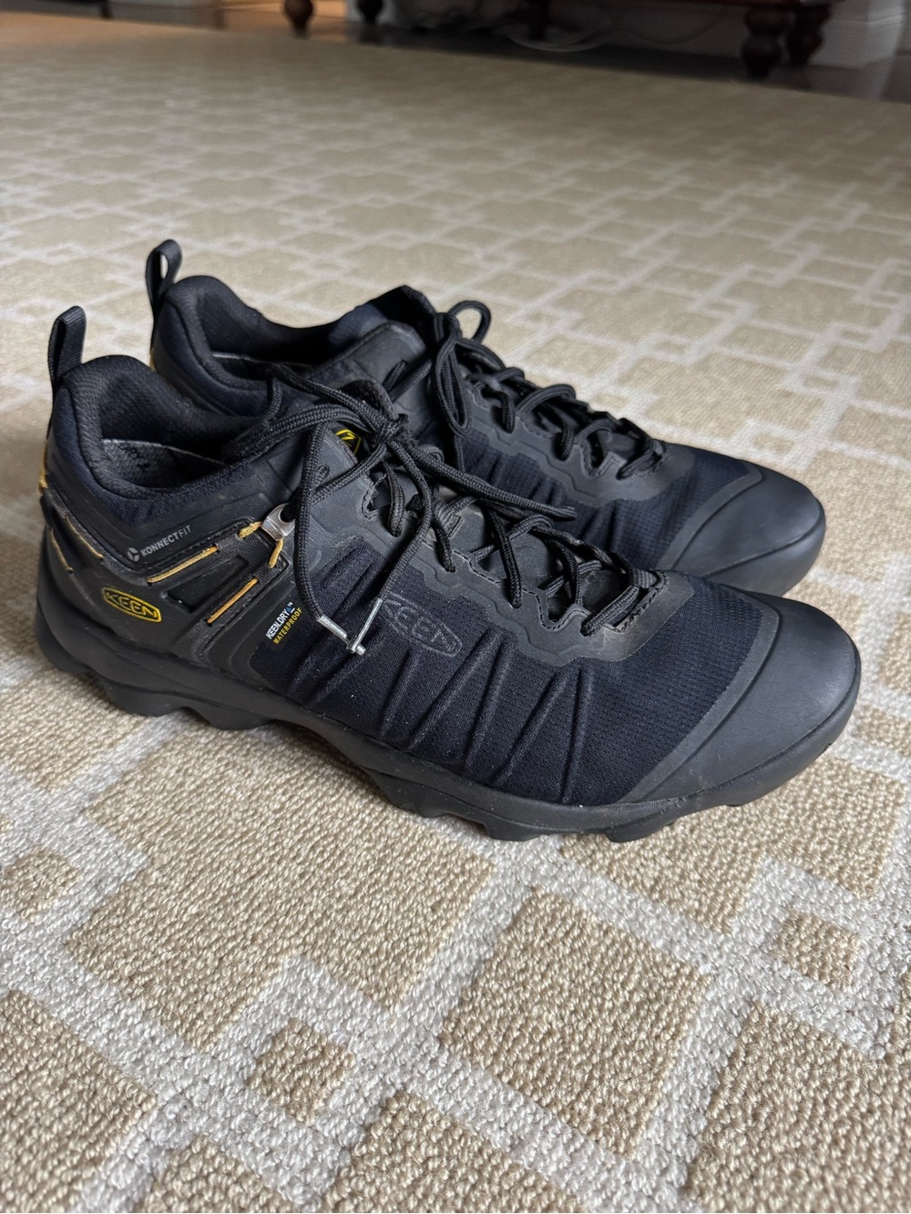 KEEN Venture Waterproof Hiking Trail Shoes Black Yellow Size 13 - Picture 11 of 15